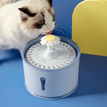 Опаковка Kimpets обем 2,4 л за подаване на въздух minum kucing hewan peliharaan 2,4 л, филтър karbon aktif LED wadah pemberi makan